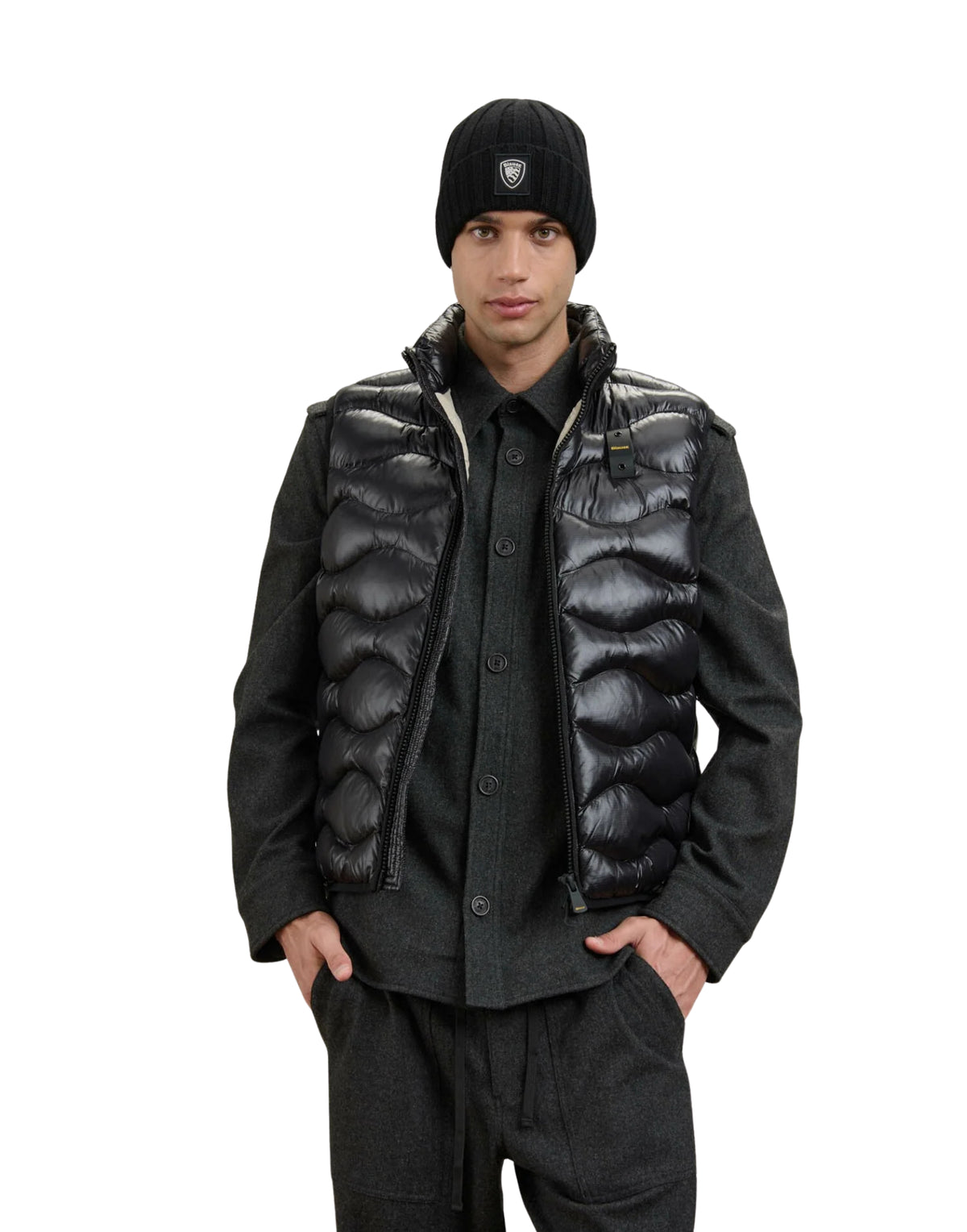 Danny Black, interior en color beige