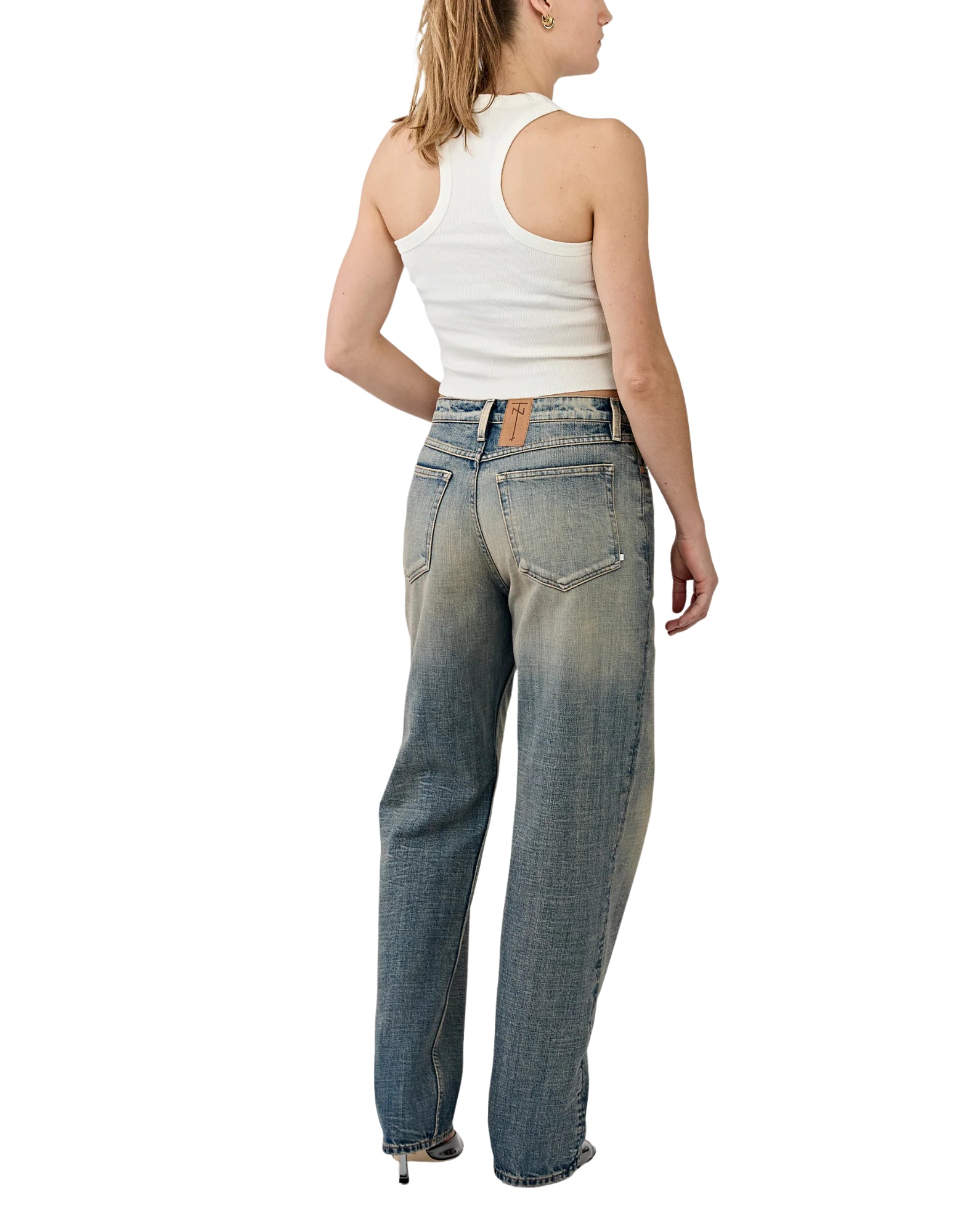 임기. Billy Jeans Parker 루즈 레귤러 핏, 미드 웨이스트, 테이퍼드 레그 BILLY JEANS