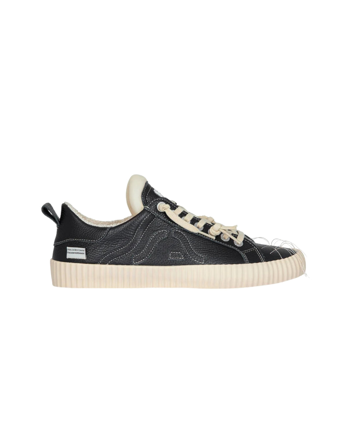 Wavy Embroidery Vulcanized Sneakers Black