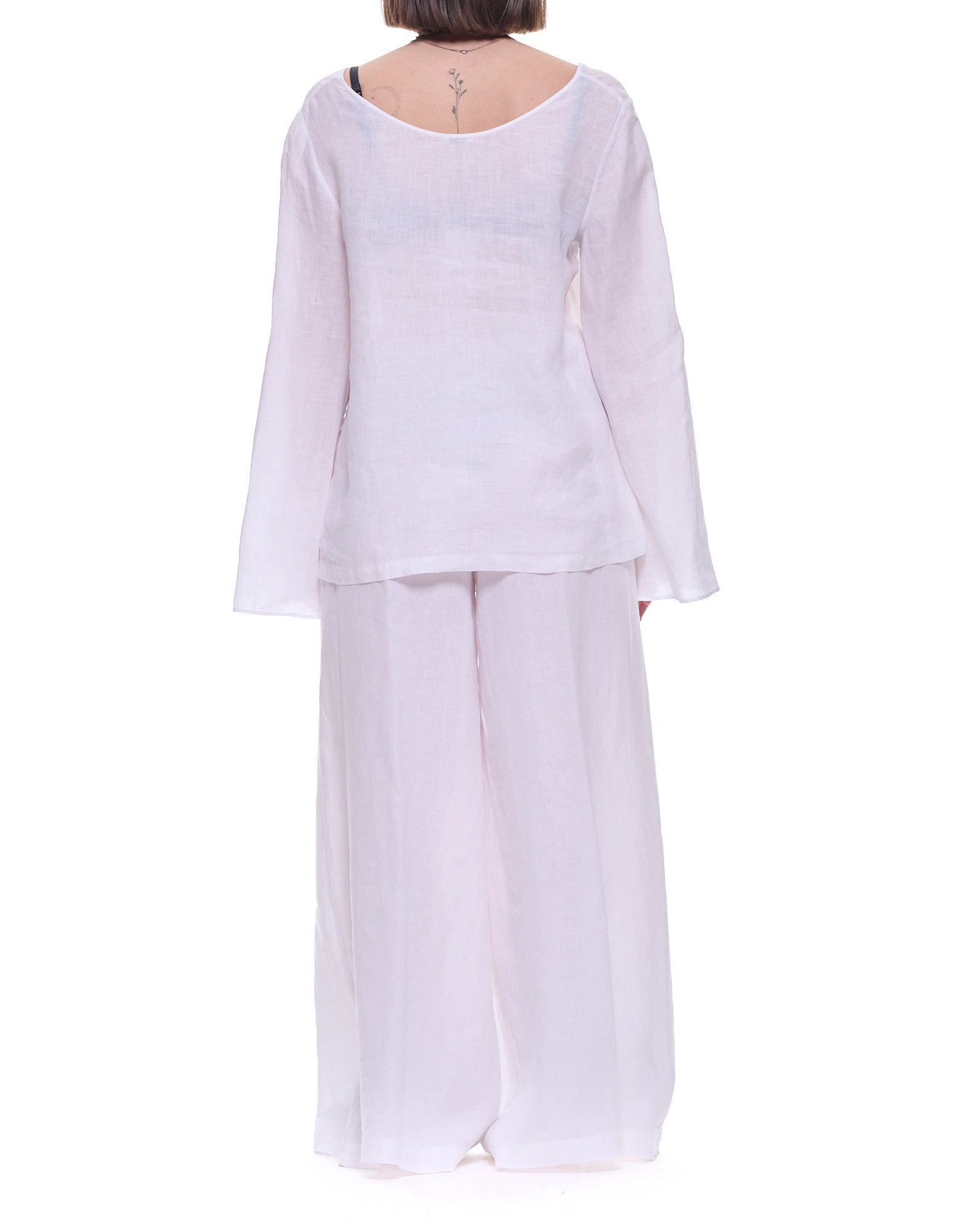 Top de mujer Hira de lino blanco con cuello en V y manga larga W301 001