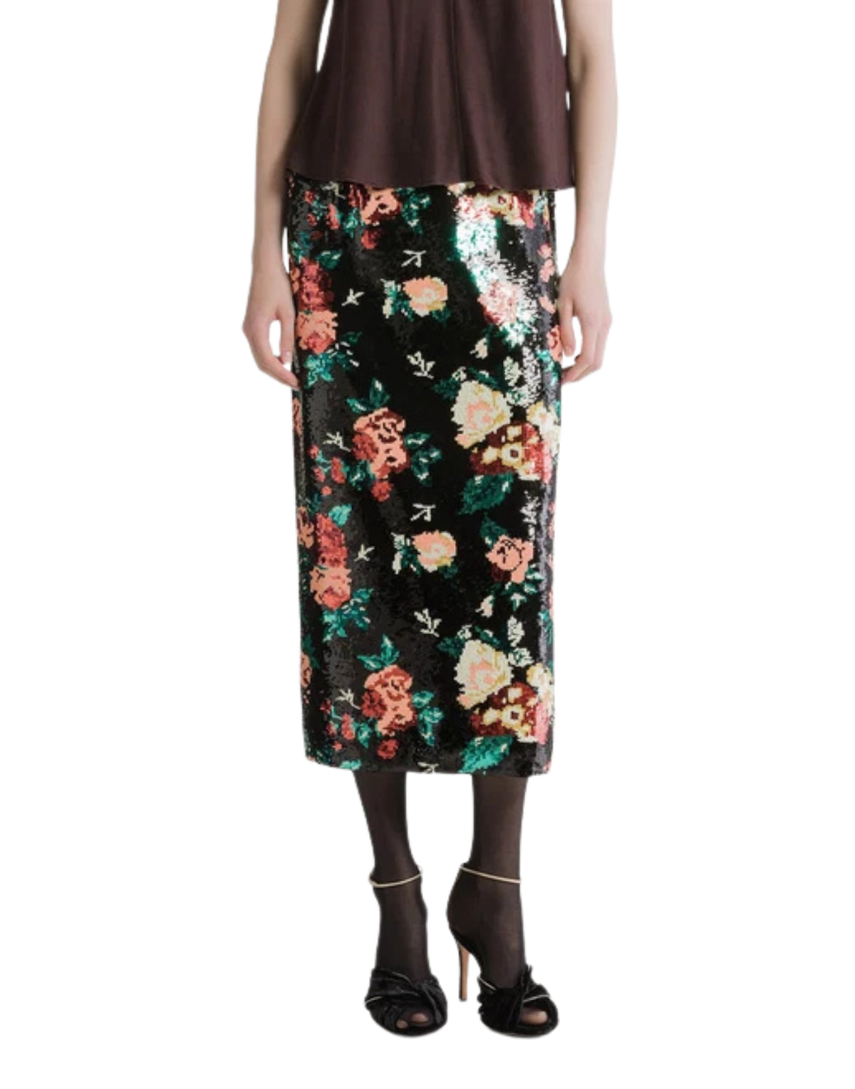 Queens Garden Chic Pensil Skirt Bouquet