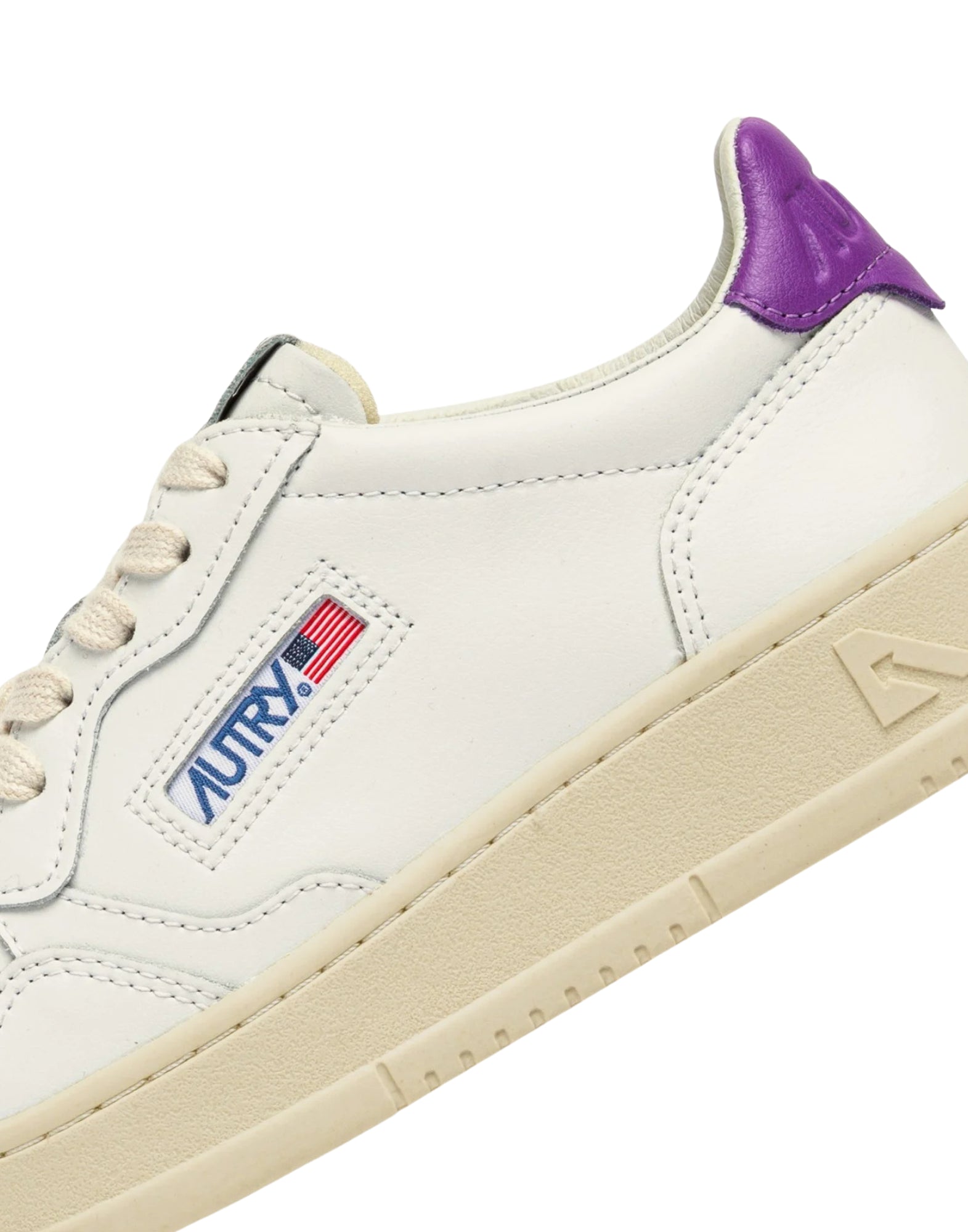 Autry Medalist Low Women’s Sneakers in White Leather and Dewberry AULW LL08 WHT/BERRY MEDALIST
