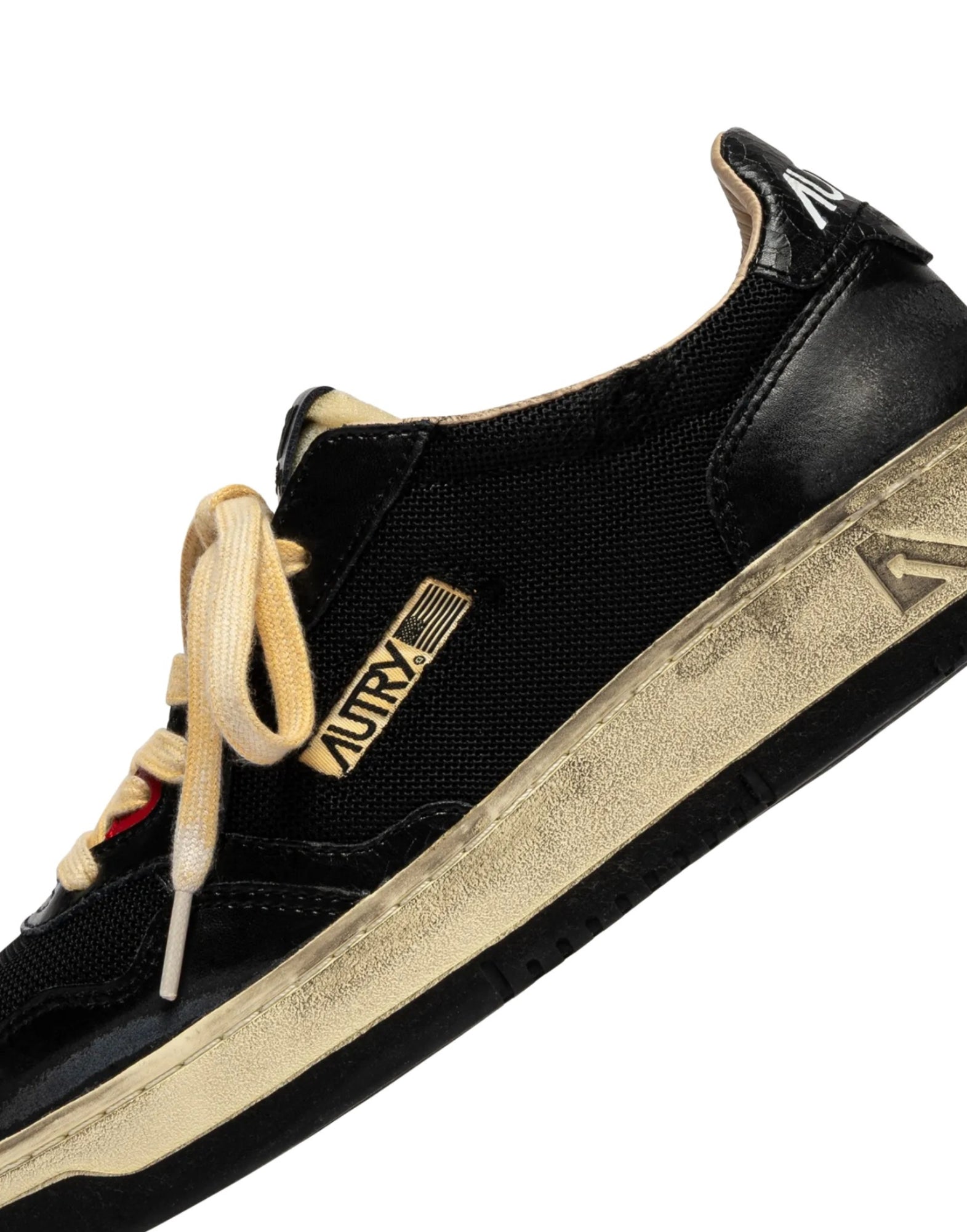 Medalist Low Super Vintage Black
