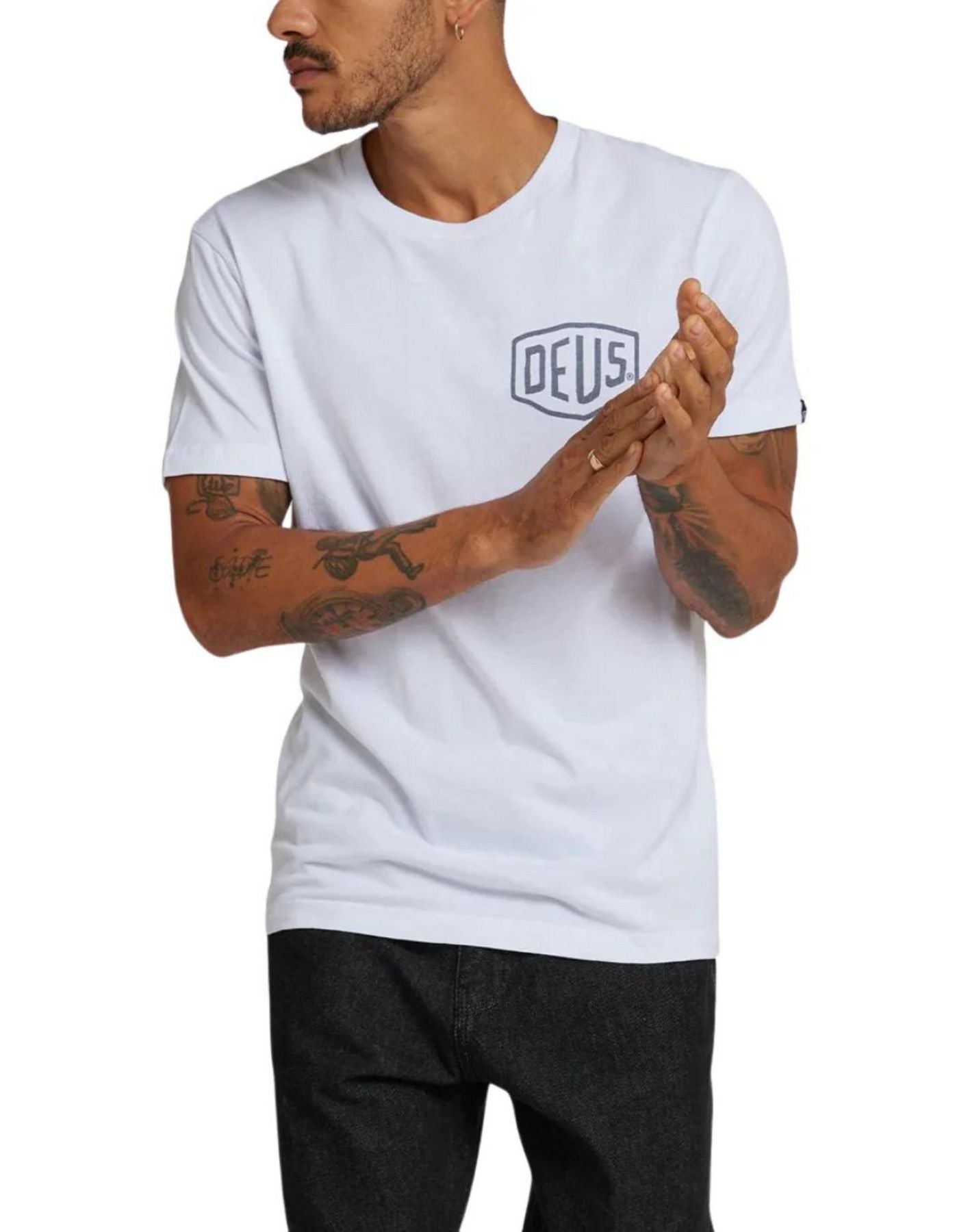 Camiseta hombre t_dmw41808r wht tokyo Deus Ex Machina