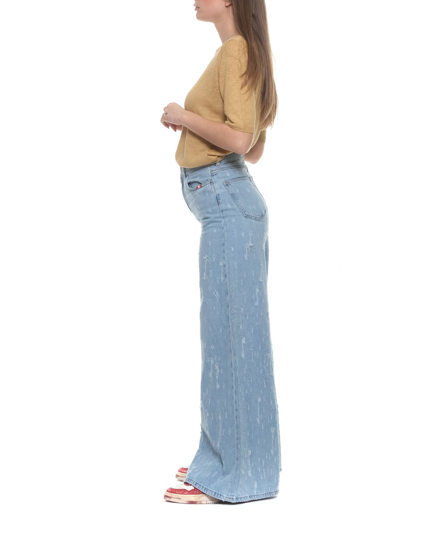 Jeans woman amd002d3802021 si allontana Amish