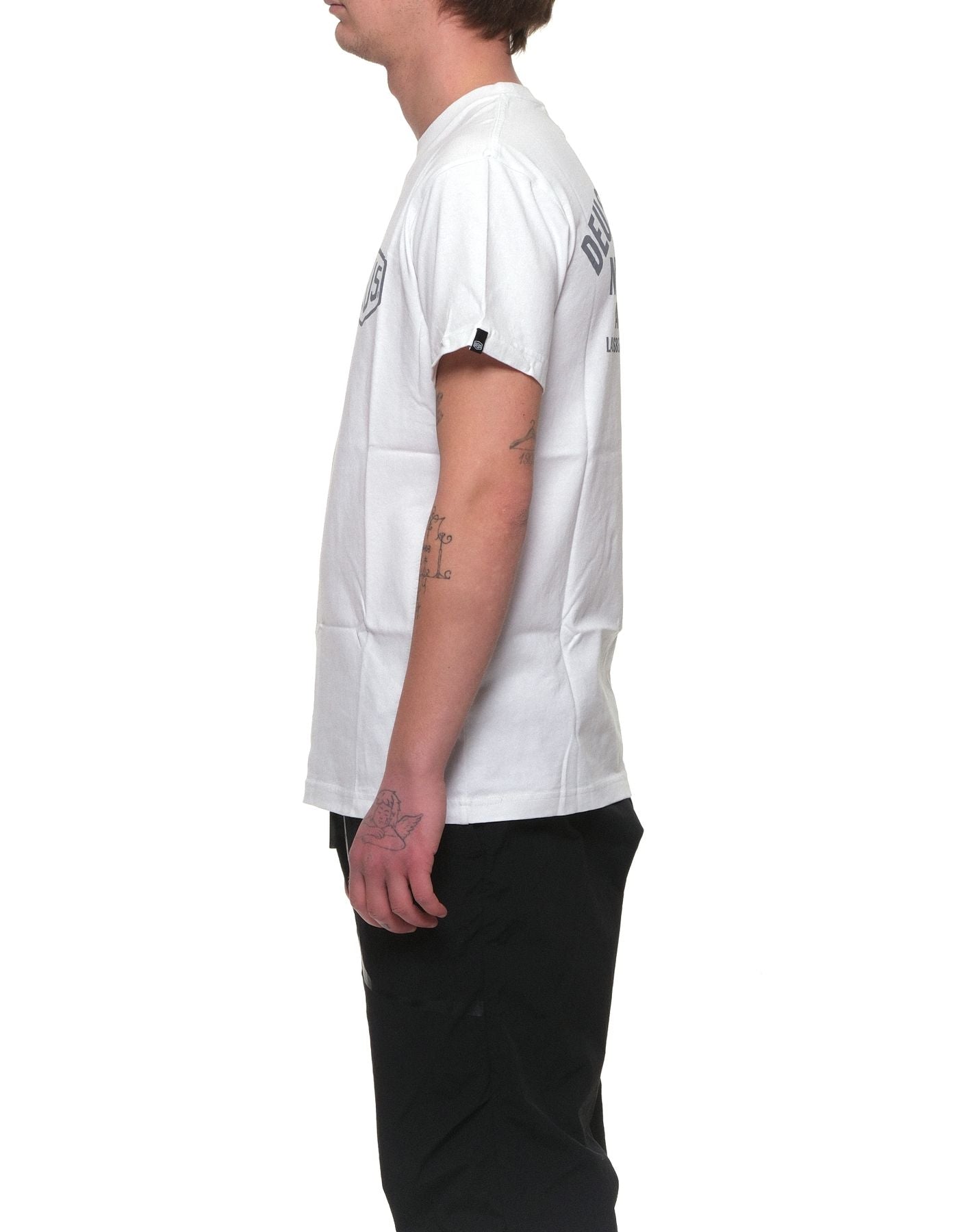 MAN DMW91808G BERLIN WHITE 용 티셔츠 Deus Ex Machina